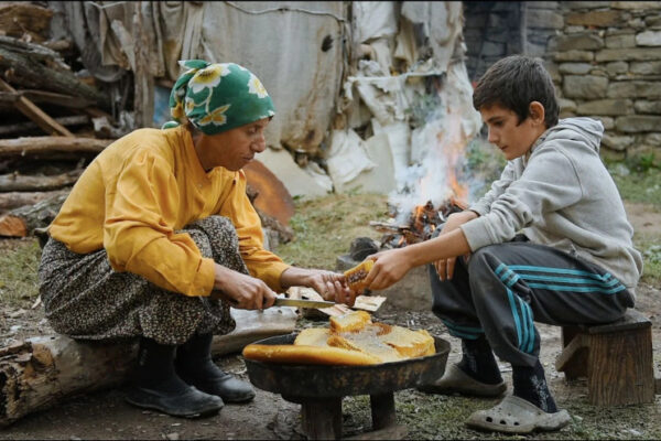 2-Honeyland 2-Honeyland