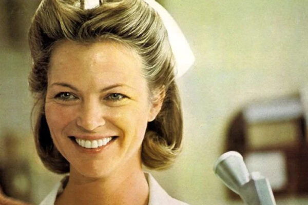 2-Vol au-dessus d'un nid de coucou